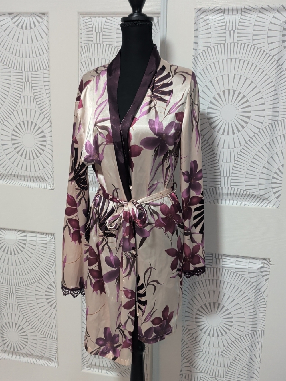 Women's Small Silky Floral Satin Robe